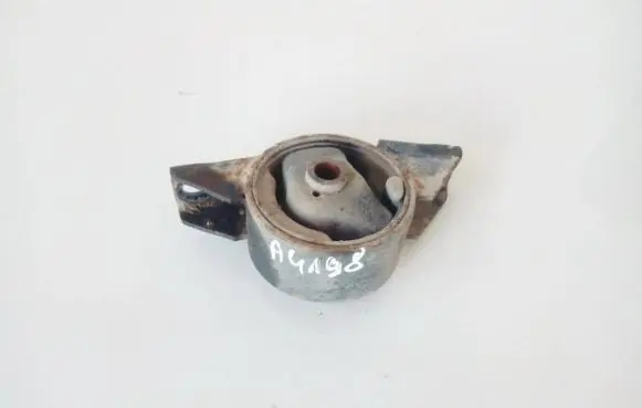 Nissan Sunny Engine mount bracket