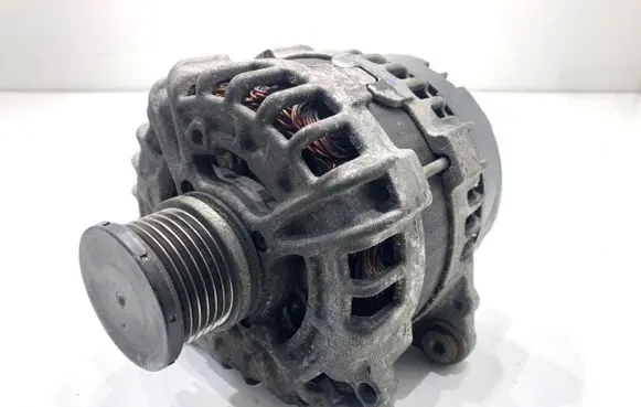 Audi A4 S4 B8 8K Generator/alternator 03L903017E