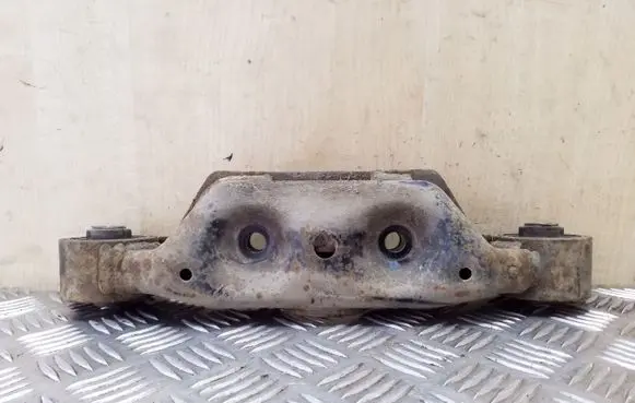 Subaru Outback Rear differential/diff mount bracket 