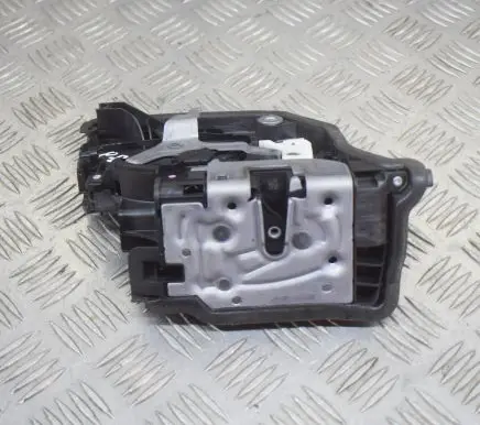BMW X1 F48 F49 Front door lock 18283810 7281934