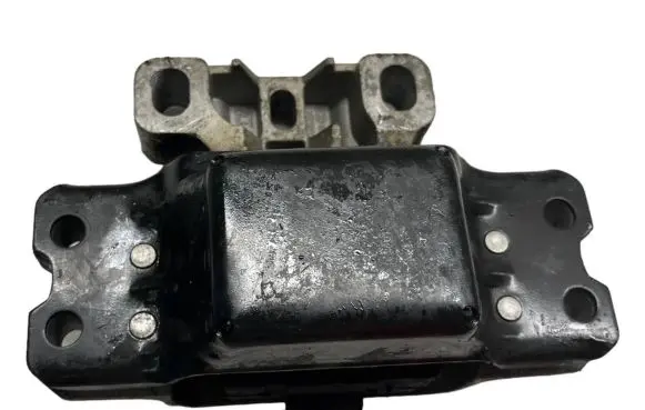 Volkswagen PASSAT B7 Engine mount bracket 1K0199555