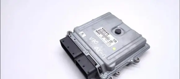 Volvo V70 Engine control unit/module 30785100 0281012765 18931252