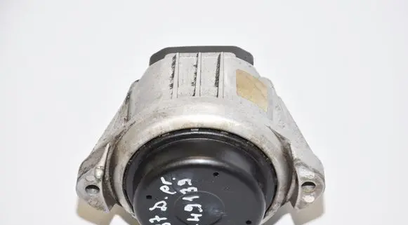 BMW 1 E81 E87 Engine mount bracket