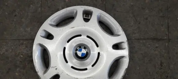 BMW 3 E36 R13 wheel hub/cap/trim 