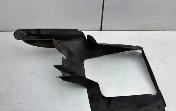 Audi Q7 4L Intercooler air channel guide 4L0117336