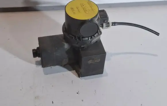 Seat Ibiza II (6k) Central locking vacuum pump 1L0862257A