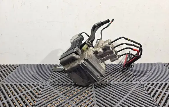 Toyota RAV 4 (XA40) ABS Pump 4721042070