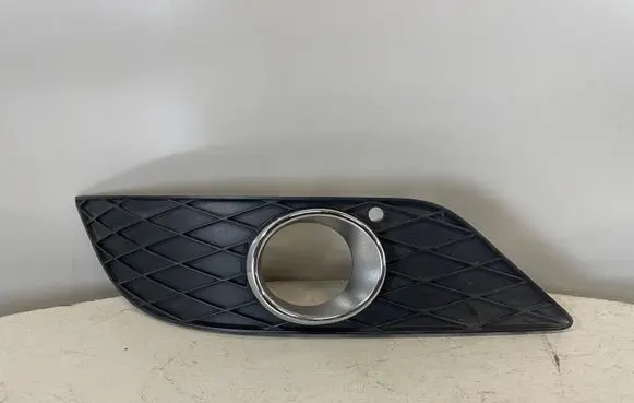 Mercedes-Benz B W245 Front bumper lower grill A1698852822