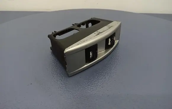 Peugeot 307 CC Hazard light switch 