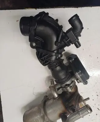 Audi A6 S6 C7 4G EGR valve cooler 04L131512A 04L131501B