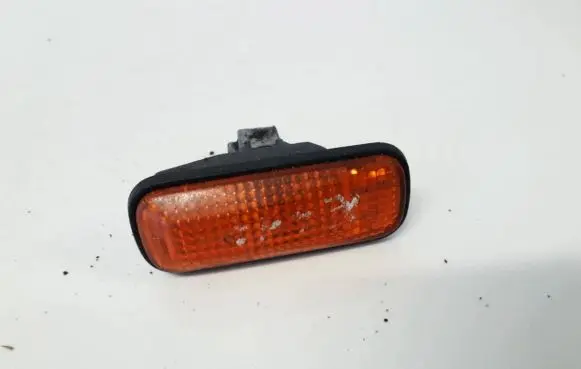 Honda Civic Front fender indicator light 0152632 E10152632