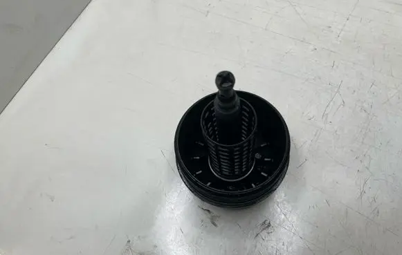 BMW 7 E38 Oil filter cover 1744000