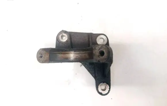 Volvo XC90 Engine mounting bracket 9143465