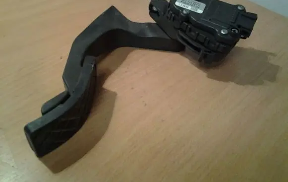 Audi A6 S6 C6 4F Accelerator throttle pedal 4E1723523D 6PV00777028