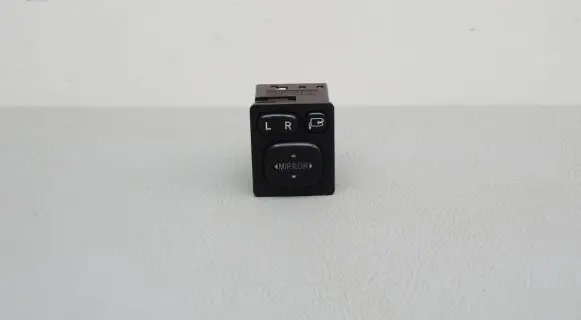 Wing mirror switch