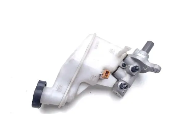 Hyundai Elantra Clutch master cylinder 