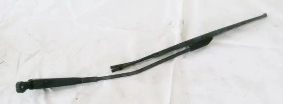 Chrysler 300 - 300C Front wiper blade arm 56841257