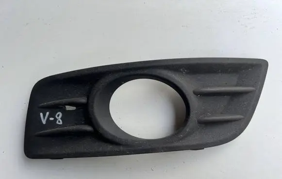 Volvo V50 Front bumper lower grill 30779100