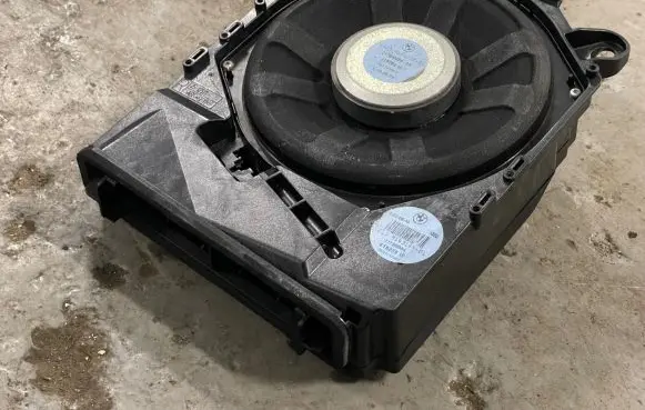 BMW 1 E81 E87 Subwoofer speaker 619289 01851
