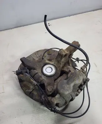 Front wheel hub spindle knuckle