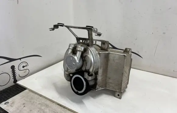 Engine oil radiator