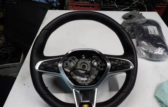Renault Clio V Steering wheel