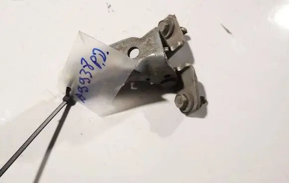 Mitsubishi Grandis Front door upper hinge 