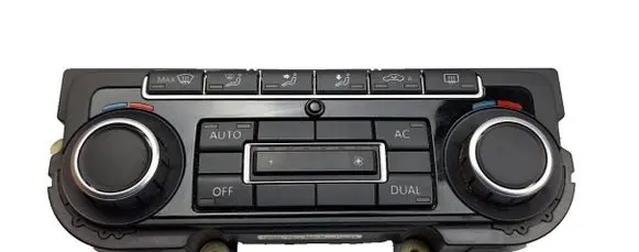 Volkswagen Golf SportWagen Climate control unit 5K0907044AJ