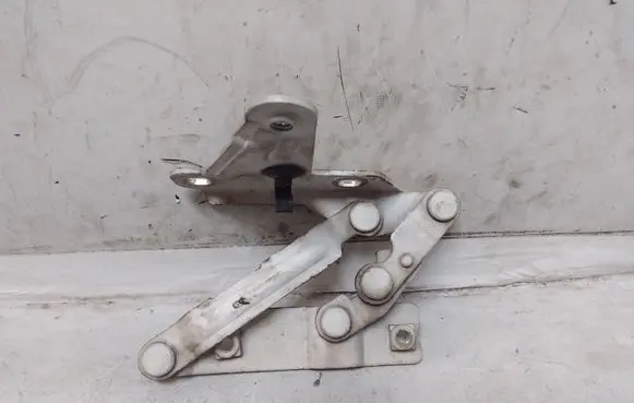 Seat Altea Engine bonnet/hood hinges 5P0823302B