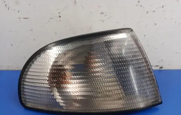 Audi A4 S4 B5 8D Front indicator light 