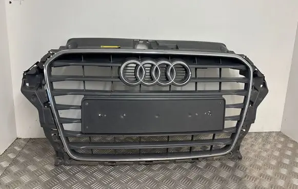 Audi A3 S3 8V Front bumper upper radiator grill 8V3853037