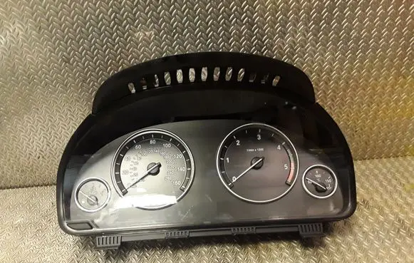 BMW 5 F10 F11 Speedometer (instrument cluster) 9227616