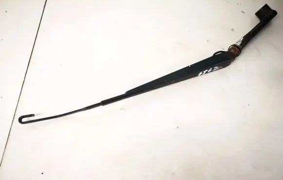 Jeep Grand Cherokee (WK) Front wiper blade arm