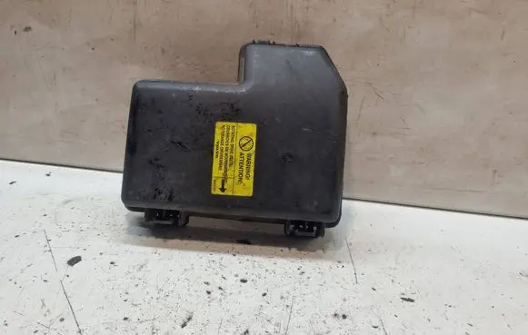 Volvo V70 Fuse box cover 8645259 SNATN