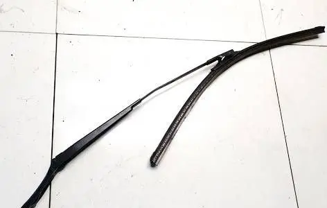 Volkswagen Touran I Front wiper blade arm 1t0955410a