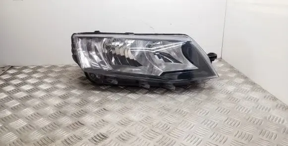 Skoda Octavia Mk3 (5E) Headlight/headlamp