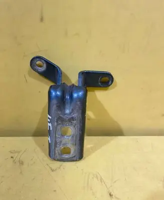 Opel Zafira C Front door lower hinge RZ2R11P3K3