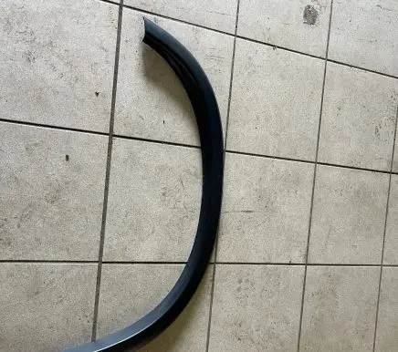 Rear fender molding trim