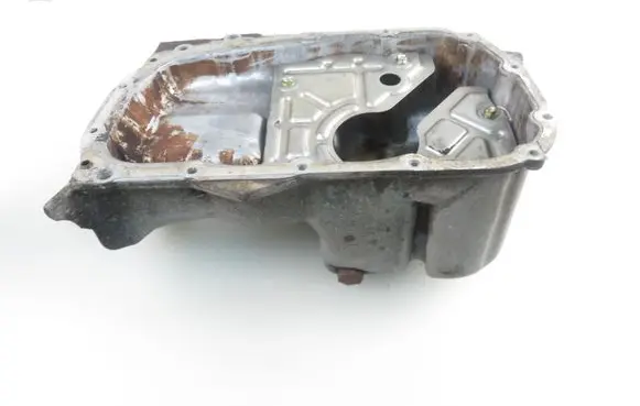 Toyota Yaris Oil sump 121110J020