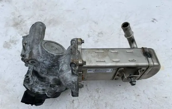 Ford Galaxy EGR valve cooler V29004027 MM111BL