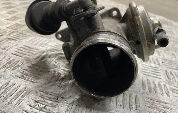 Mercedes-Benz C W202 EGR valve A6110980417
