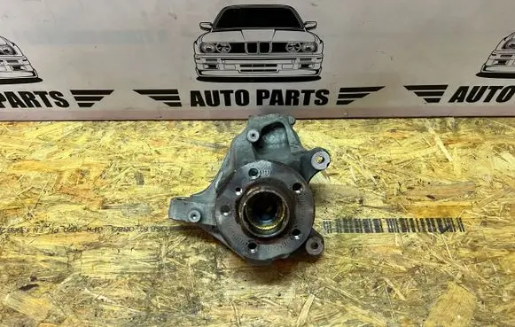 BMW X1 F48 F49 Front wheel hub 6876646