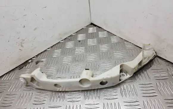 Nissan Juke I F15 Front bumper mounting bracket 622231KA0A