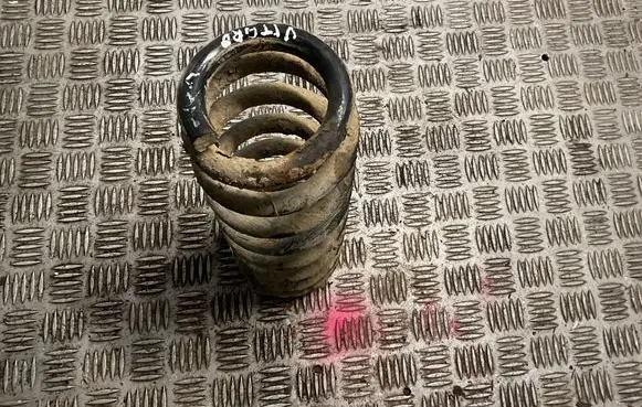 Suzuki Vitara (ET/TA) Front coil spring 