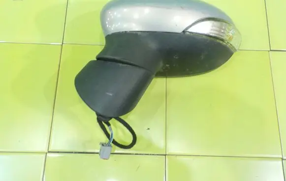 Ford Fiesta Front door electric wing mirror 4202012 LEWE