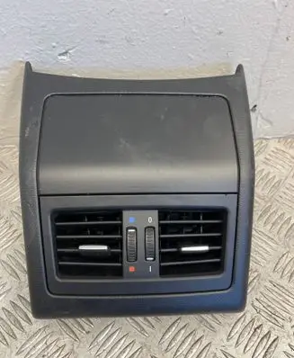 BMW 3 E90 E91 Rear air vent grill 6932023 6932024