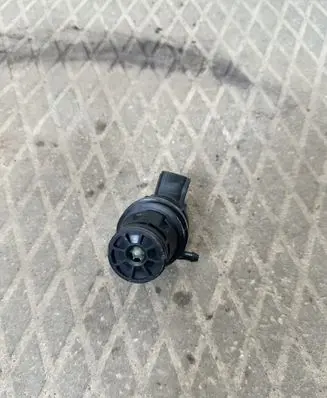 Toyota RAV 4 (XA30) Windscreen/windshield washer pump 8533071010 0602104840