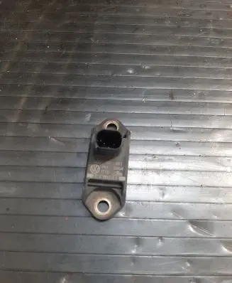Volkswagen Scirocco Airbag deployment crash/impact sensor 3C0907651