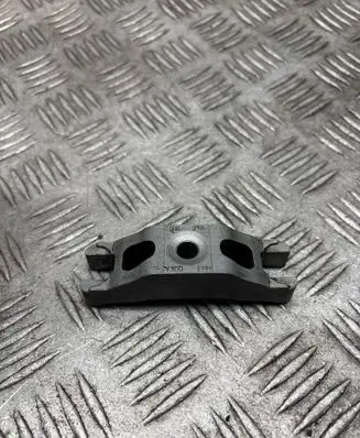 Skoda Octavia Mk2 (1Z) Fuel Injector clamp holder 03L216