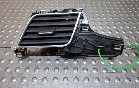 Audi A8 S8 D4 4H Dashboard side air vent grill/cover trim S27705888 4H1820901C